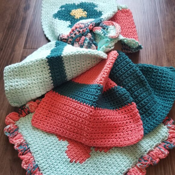 6 Piece Knitted Handmade Kitchen Set - Picture 4 of 8